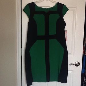 BNWT Beautiful body contouring green dress